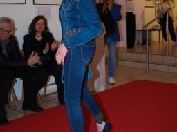 Fashion Show in der Contemplor Galerie Wien am 16. 03. 2024